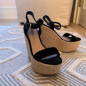 STEVE MADDEN black strap jute wedges sz 7.5